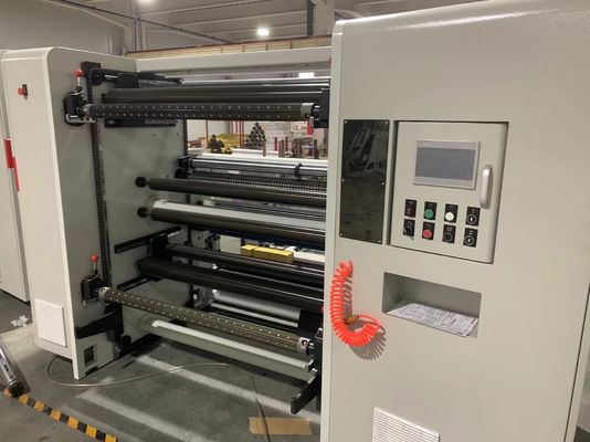 Máquina de corte de alta velocidade de grande diâmetro para rolos-mãe de grande diâmetro até 1400 mm