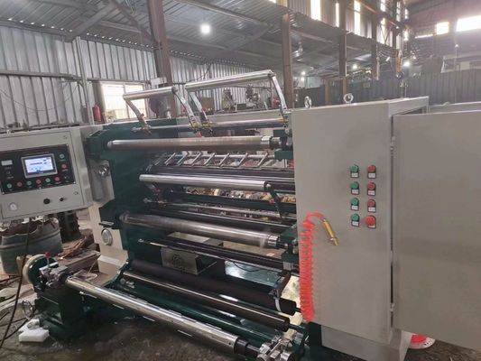 Máquina de corte de rolos de tecidos não tecidos de 1300 mm Máquina de corte e enrolamento de tecidos 0-200m/min