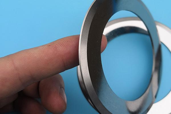 Lâmina de corte rotativa redonda de alta precisão Lâmina de borda de PVC Lâmina de corte de lâminas rotativas Máquina de corte de tubos de papel fita adesiva Máquina de corte Lâmina 4